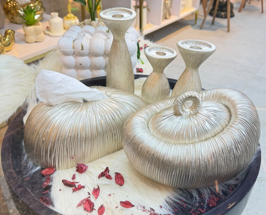 Silver Ribbed Decor Set